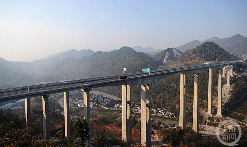 Yanxigou Bridge QianjiangCompleted.jpg
