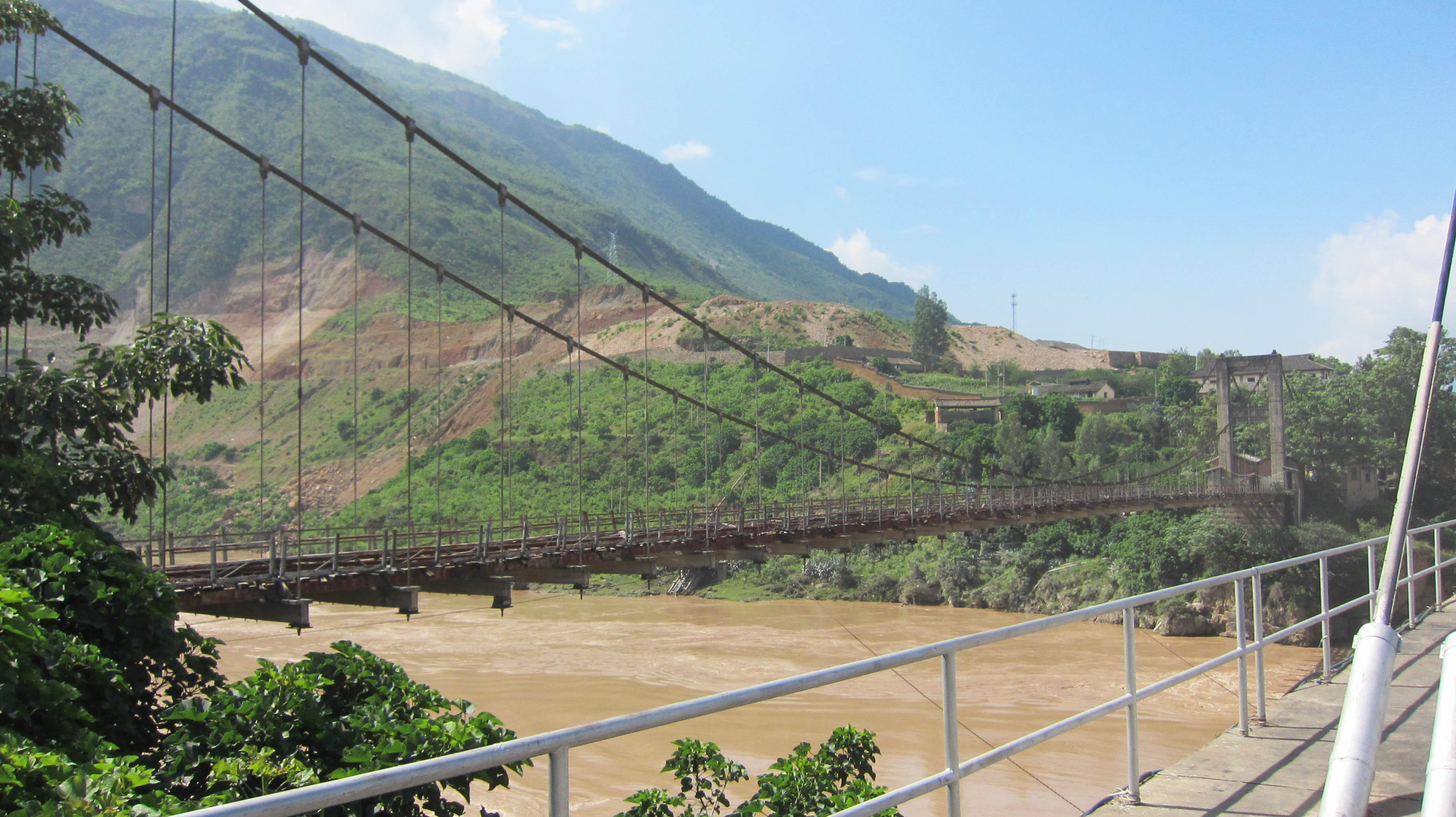 Jinjiang Bridge suspension and cable-stayed.jpg