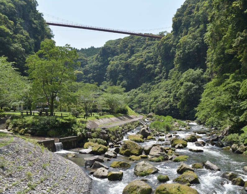 Kamikawaotaki Footbridge By Sso T.jpg