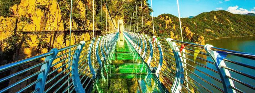 Huguxia Glass Footbridge11.jpeg