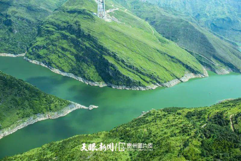 File:ZangkejiangReservoirTowers.jpeg