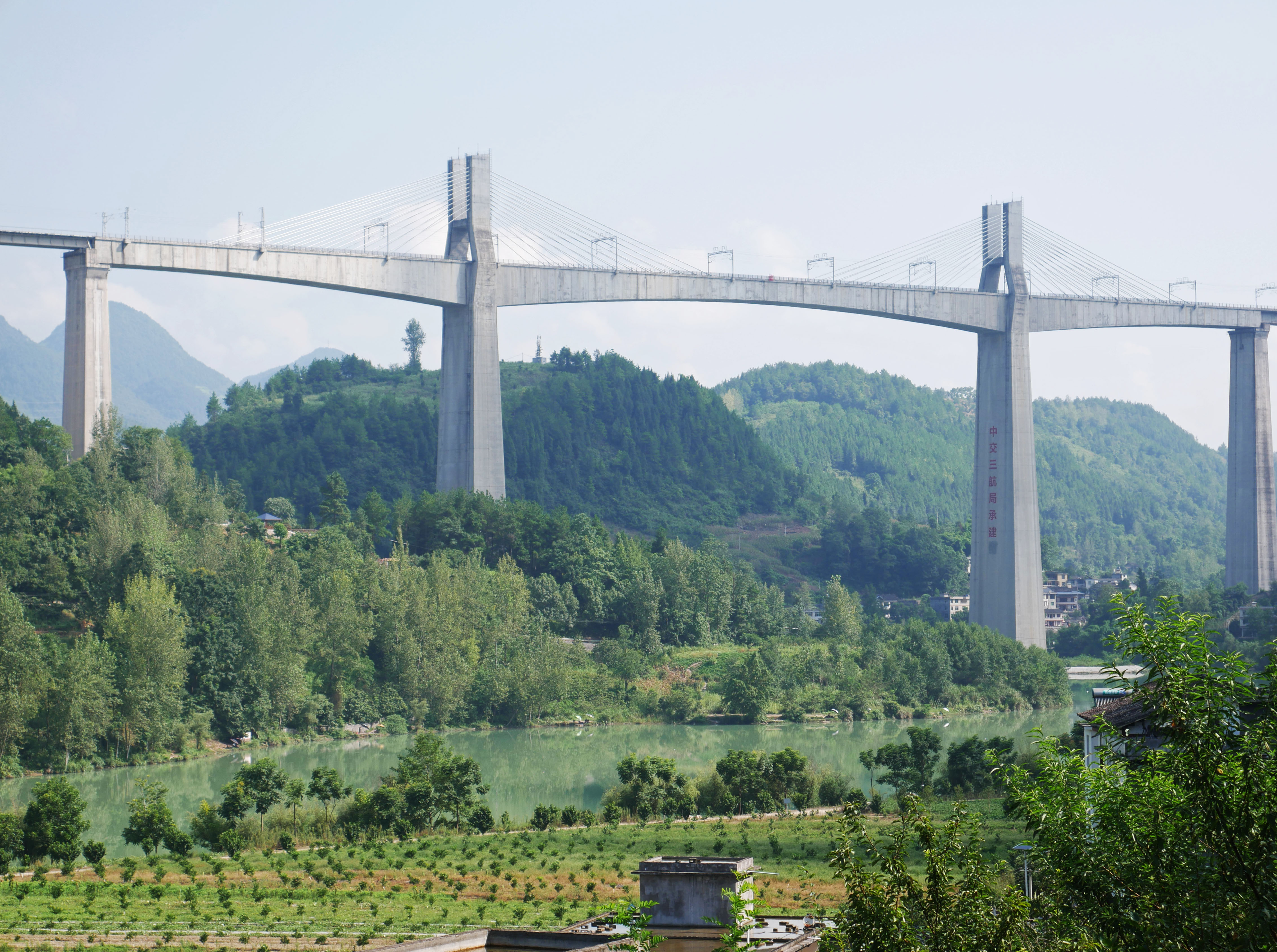 Apengjiang Railway Bridge QianzhangLonglens.JPG