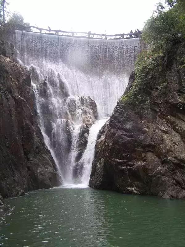 Yeshangu Glass Dam.jpg