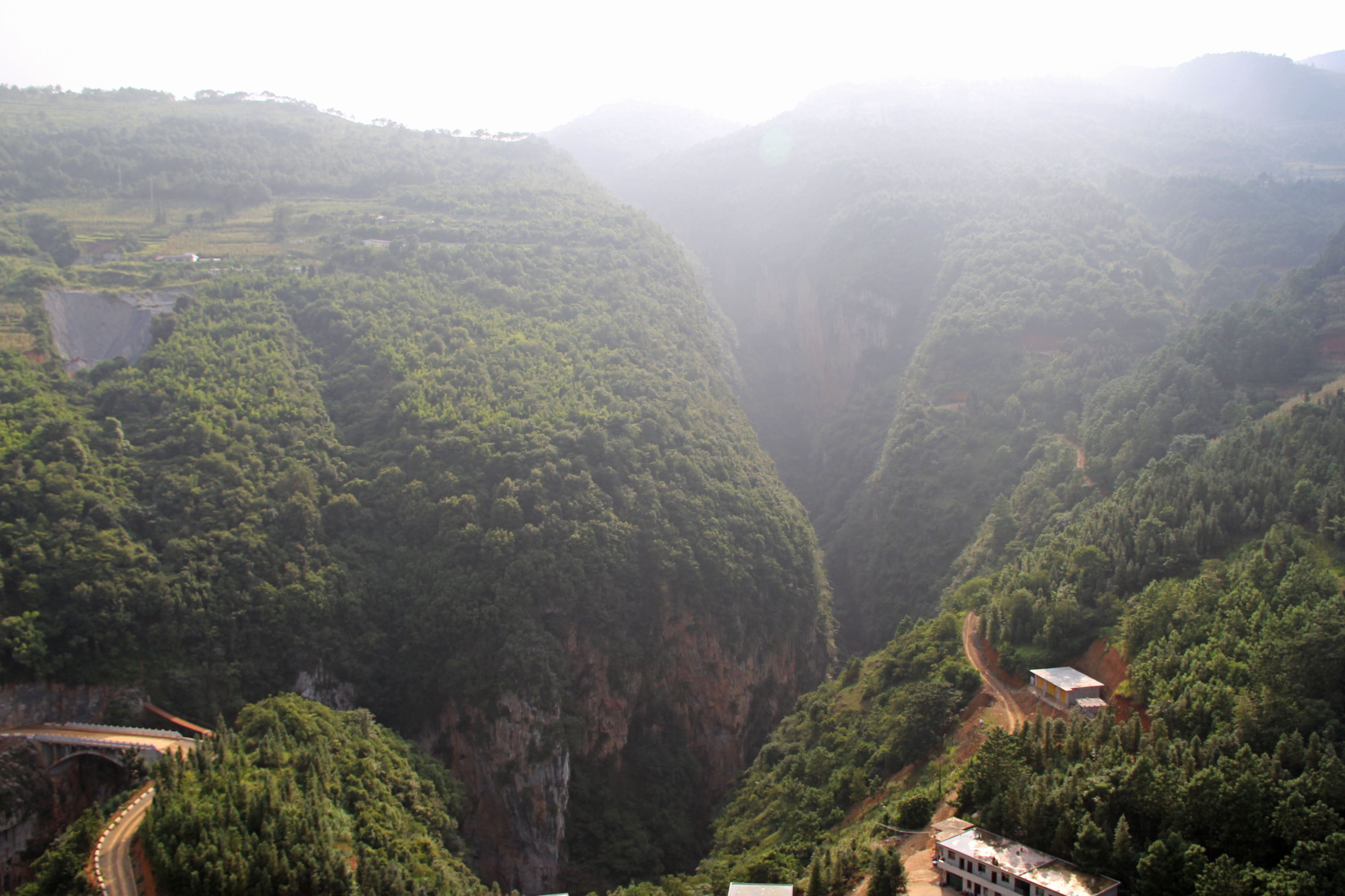 File:WanglongbaoArch&Canyon.jpg