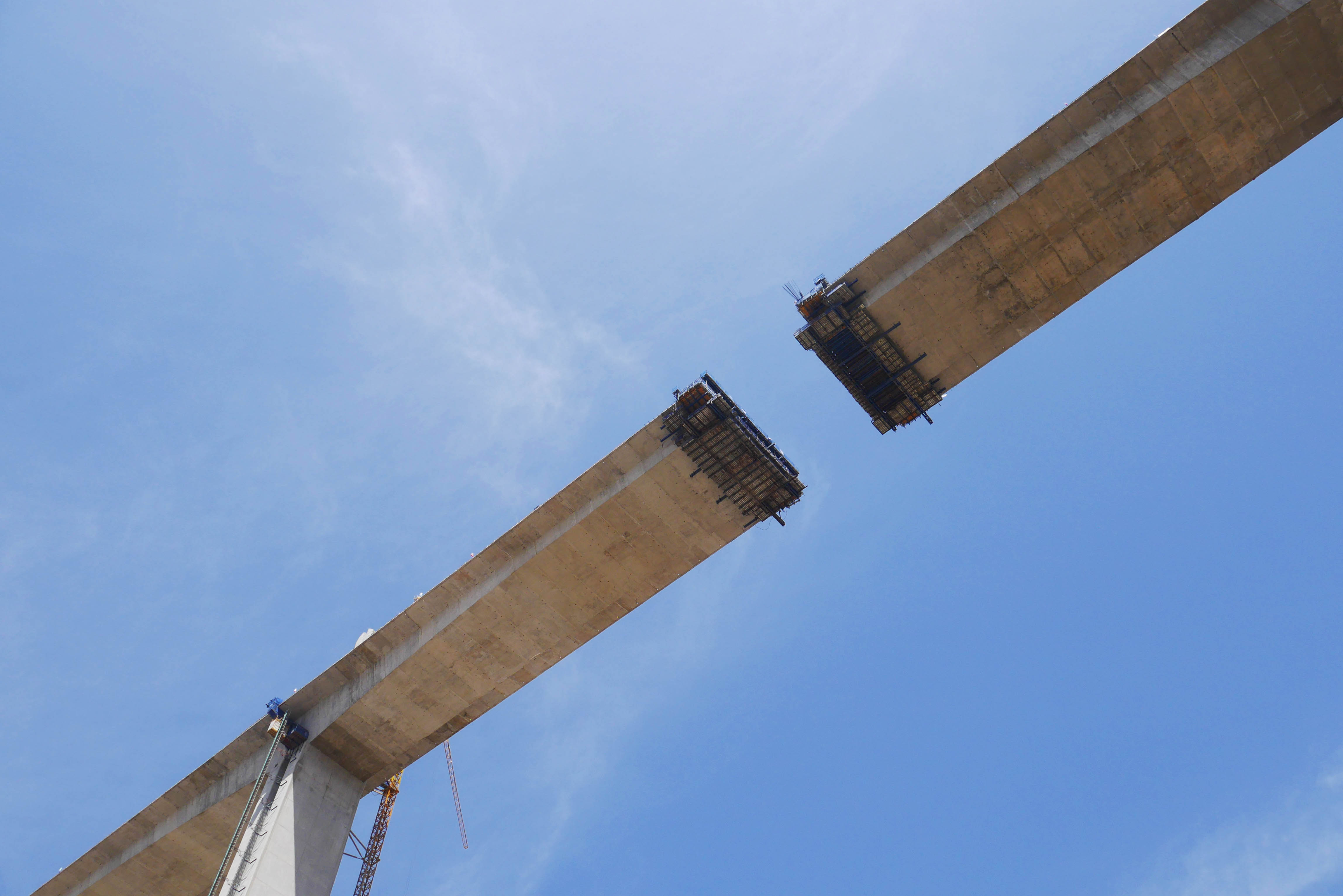 Malianhe Bridge G309ClosureSky.JPG