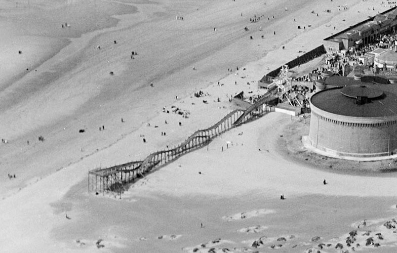 Switchback at Blackpool Pleasure Beach in July 1920.jpg