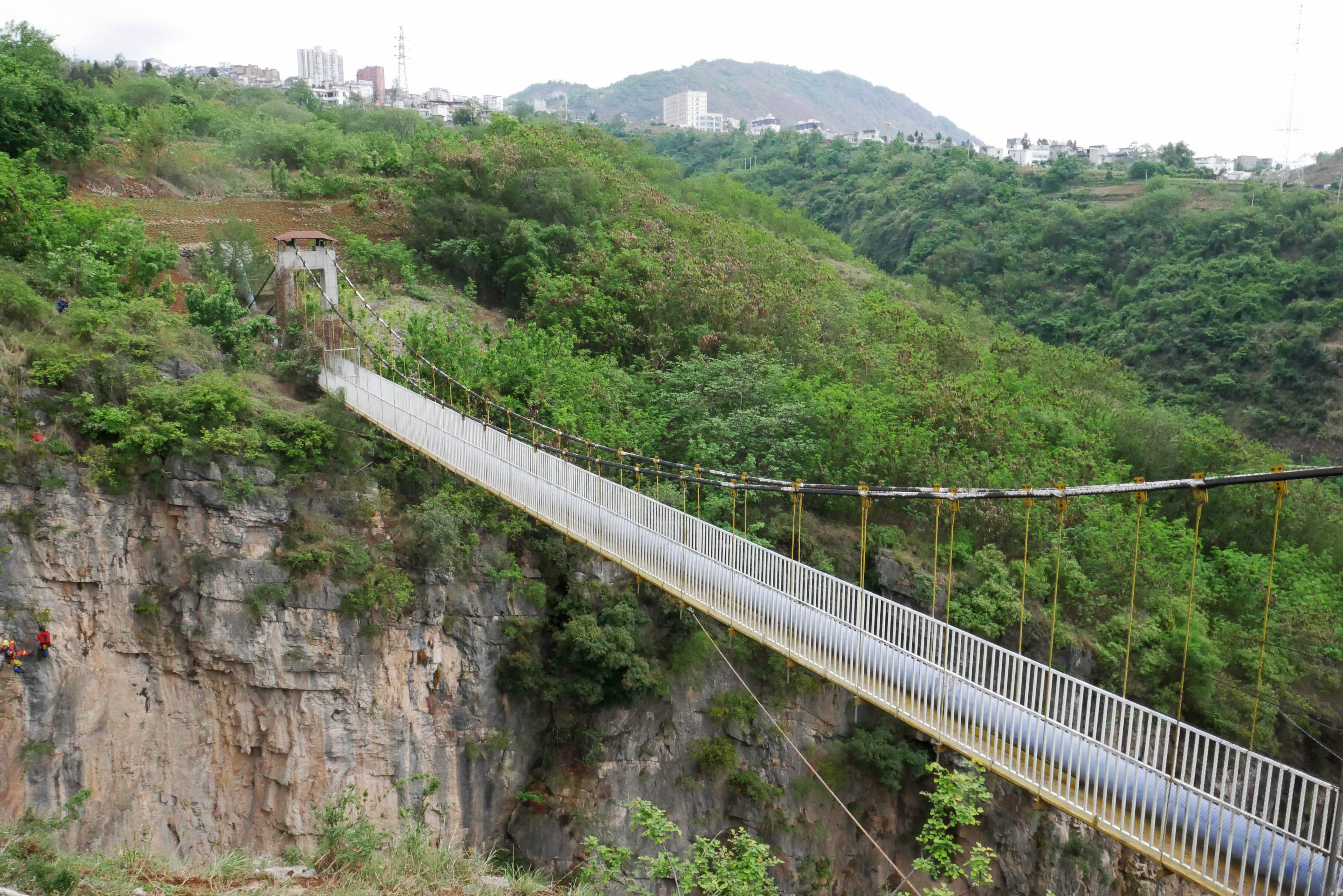 ShangwujiaoPipelineDeckRailing.JPG