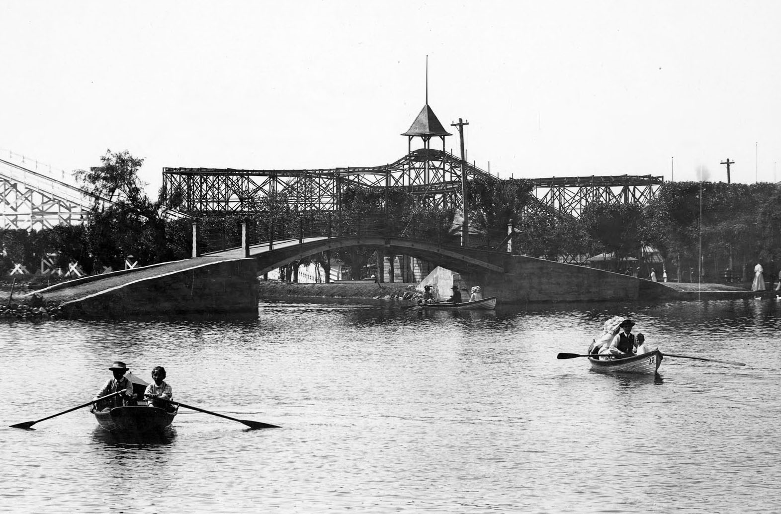 ScenicRailwayLagoon1907 copy.jpg