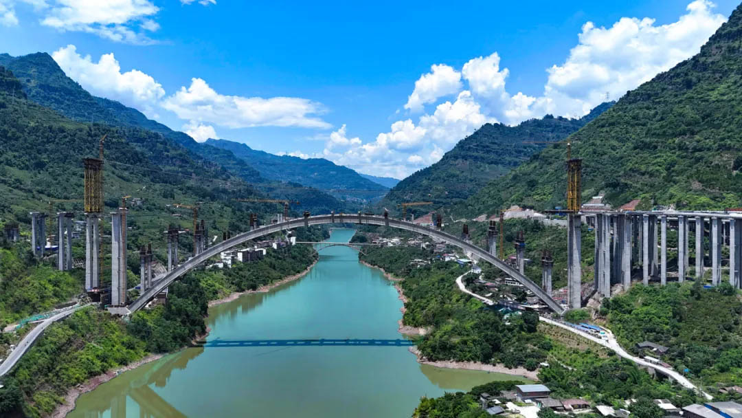 Xining Arch Closure.jpg