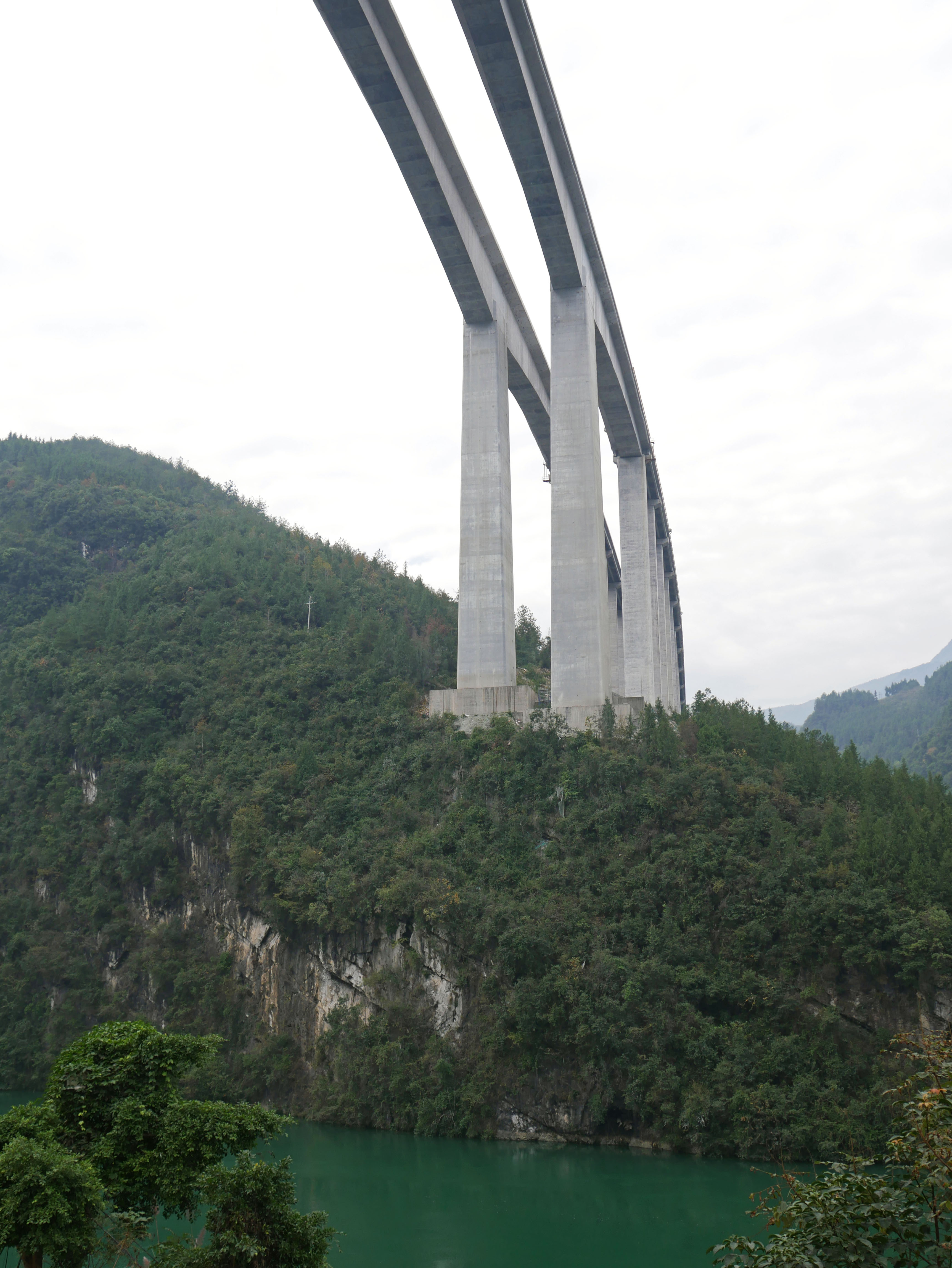 Wujiang HuangcaoCliffs.JPG
