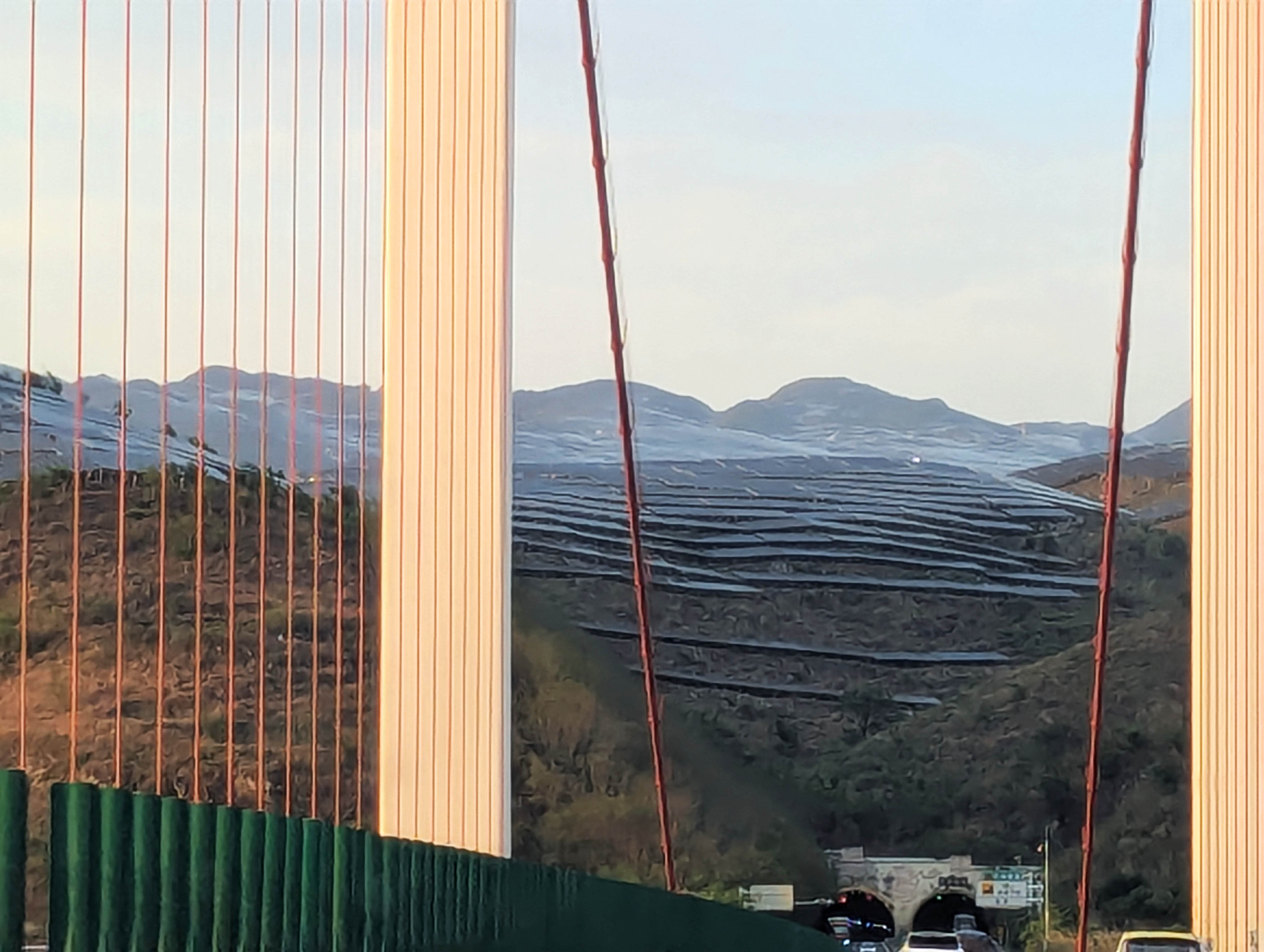 Beipanjiang Bridge HukunSolarPanels3.jpg