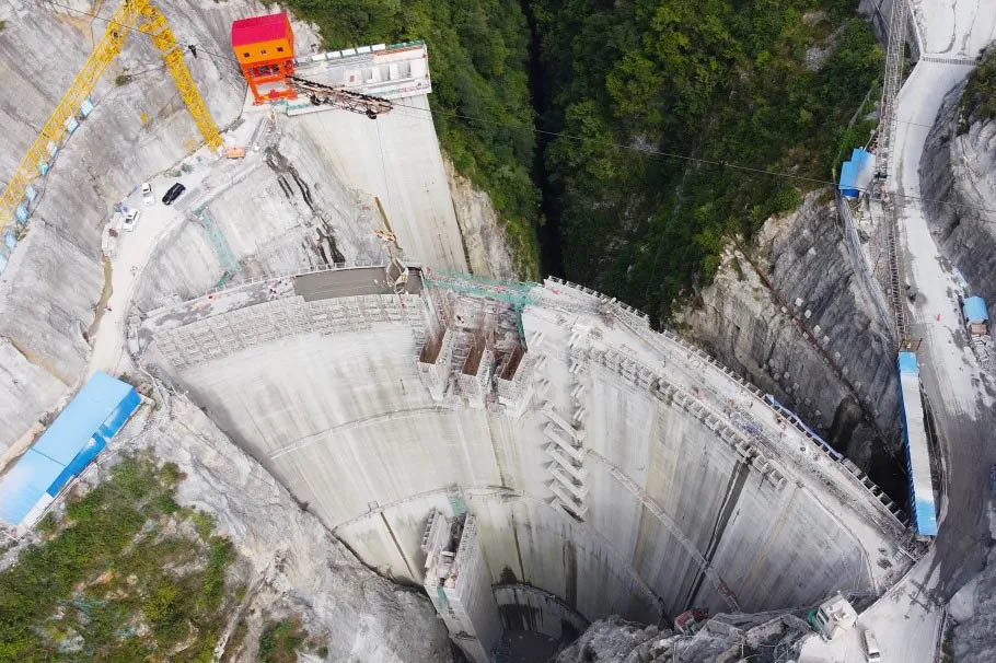 Xixihe RailwayDamRim.jpg