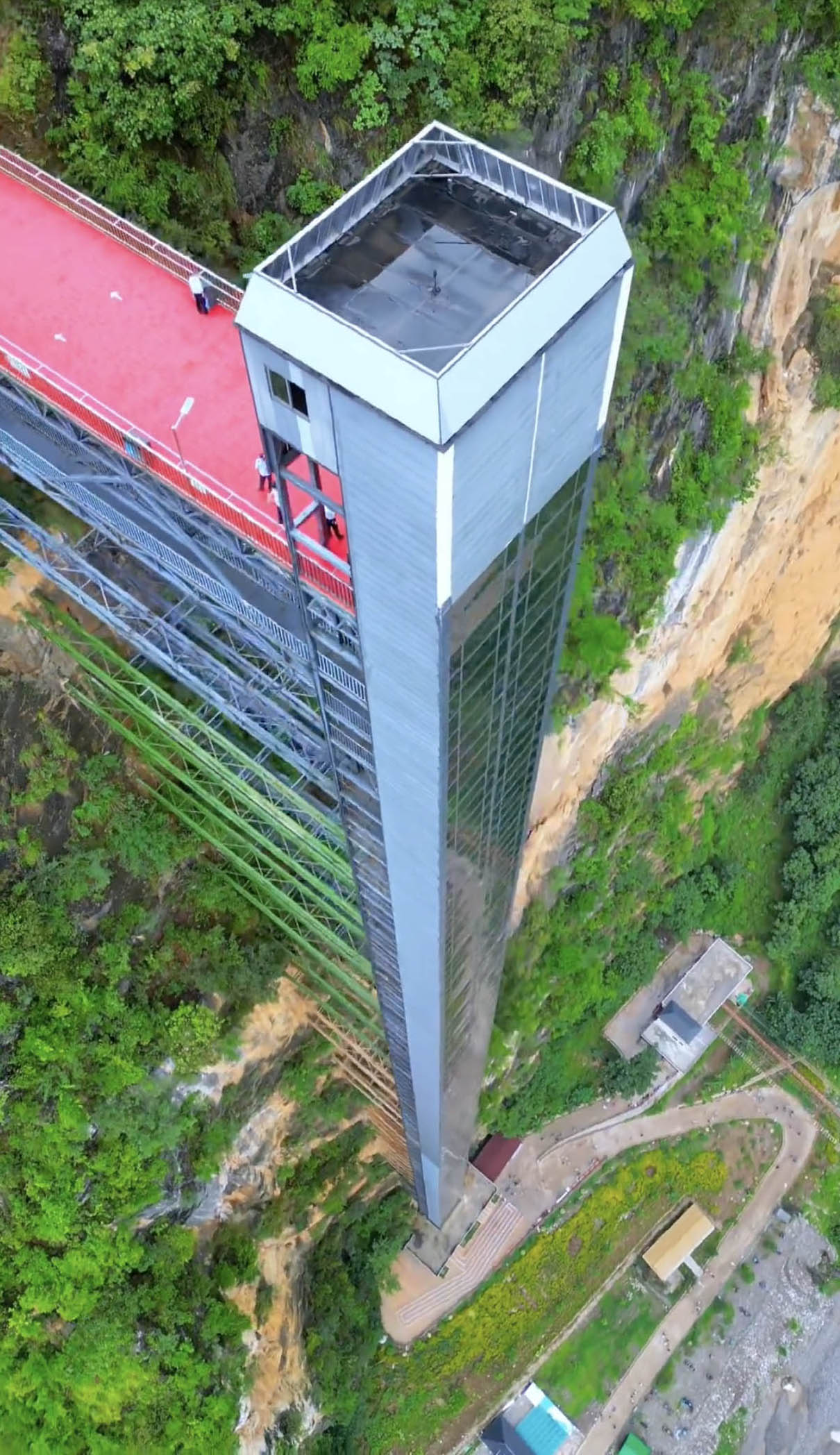 NizhuheGlassElevator52.jpg