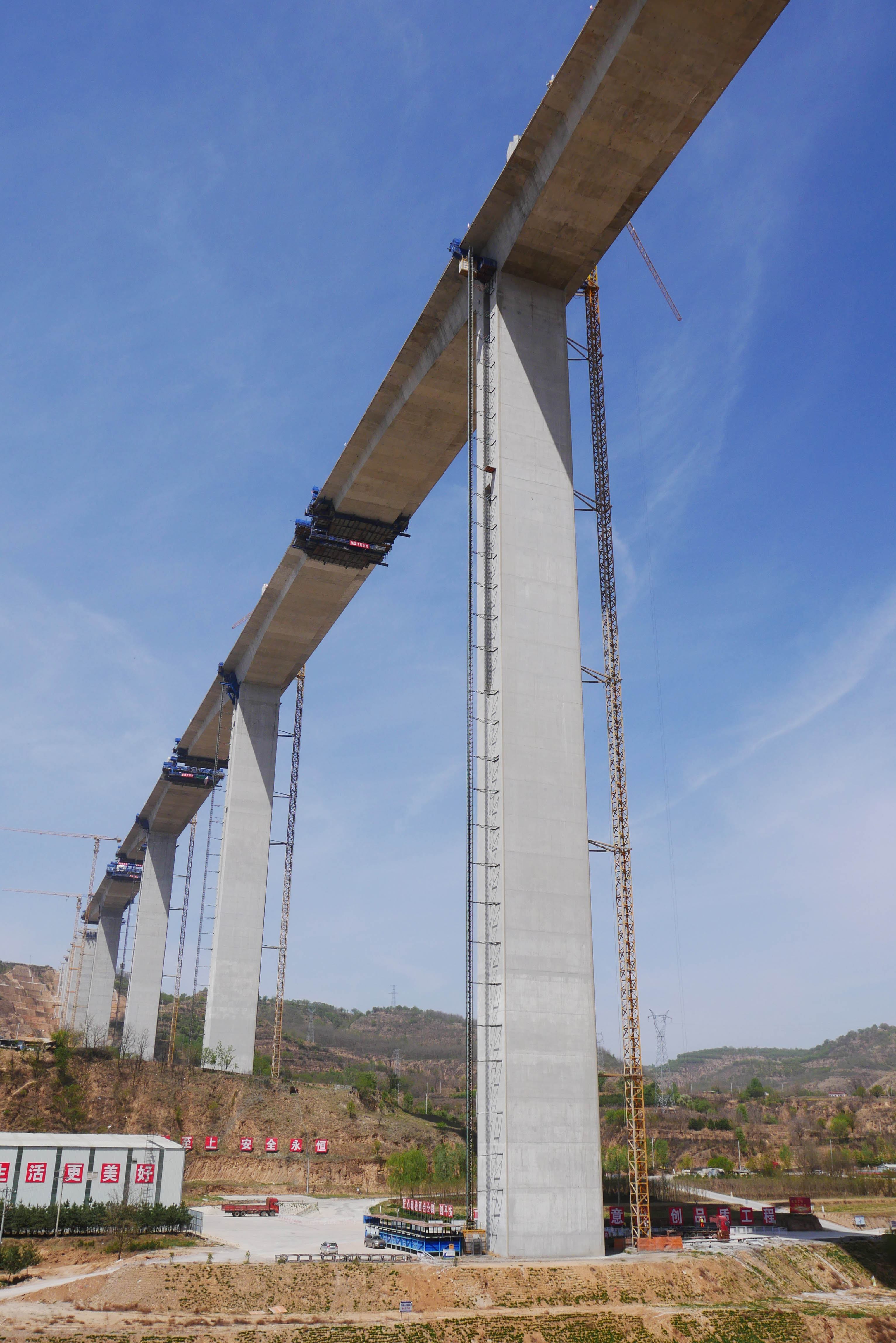 Malianhe Bridge G309PierSky.JPG