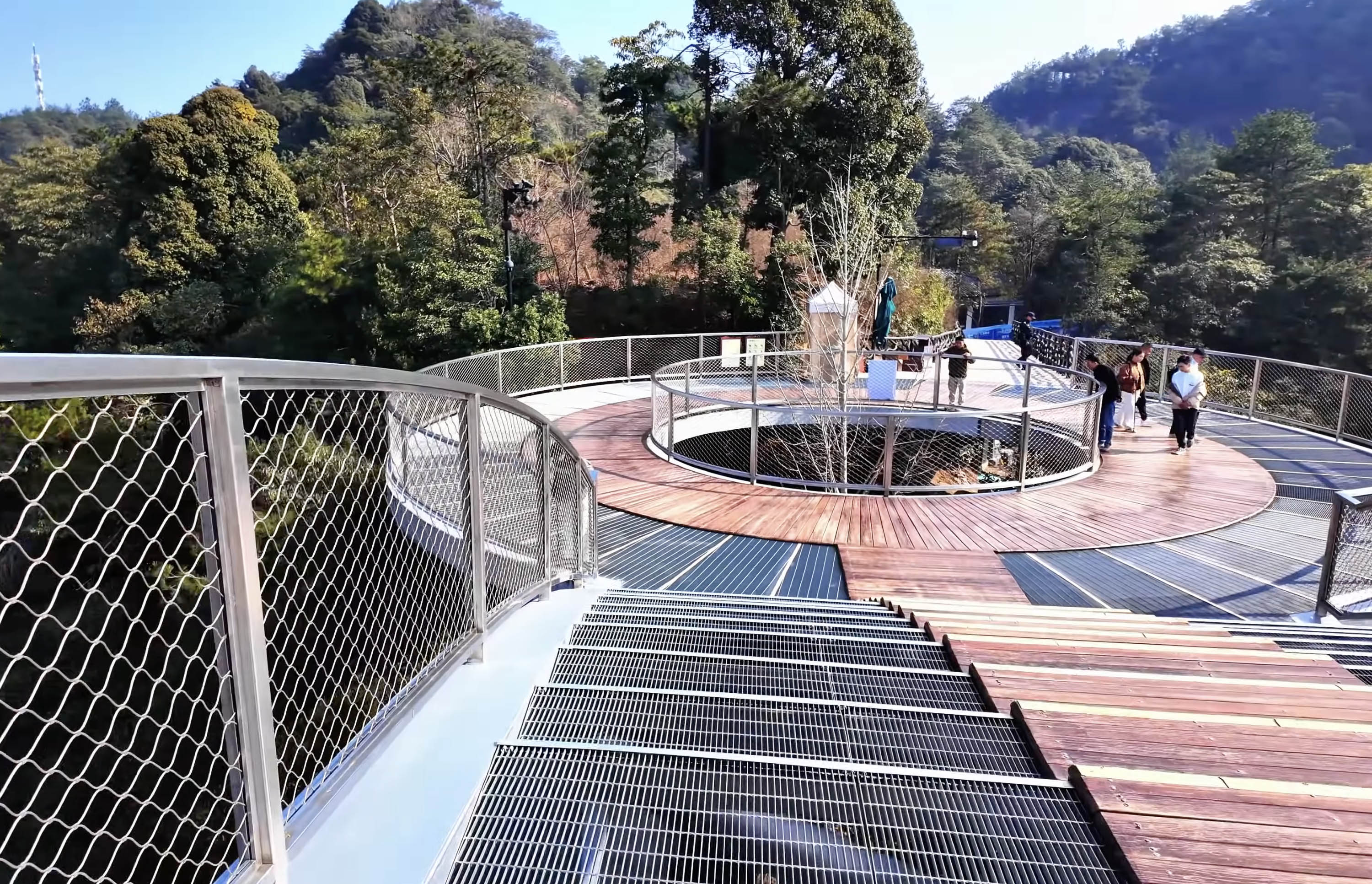 Ruyi GlassHighMeshStepsEnd.jpg