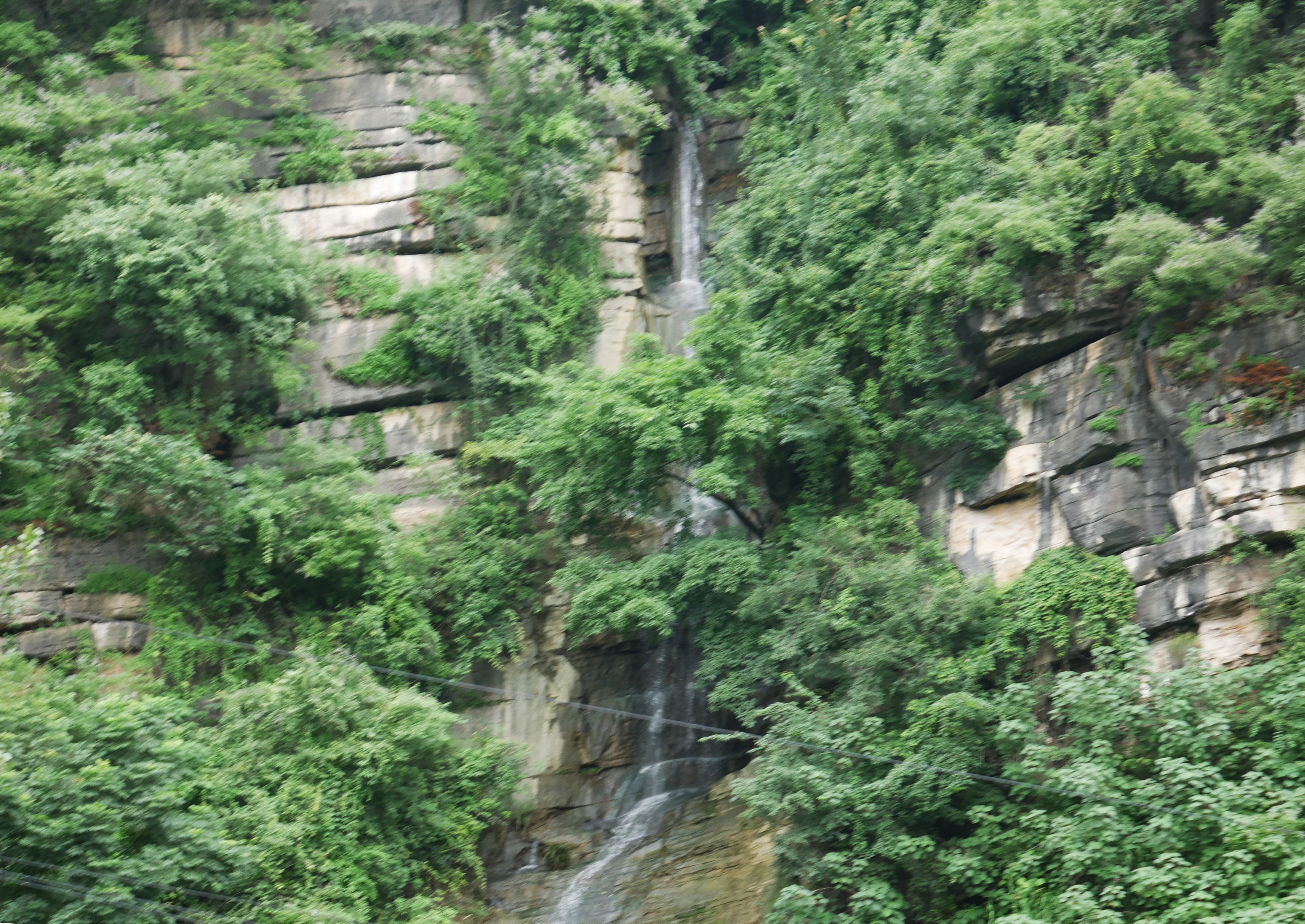 QinggangzhuiTwoWaterfall.JPG
