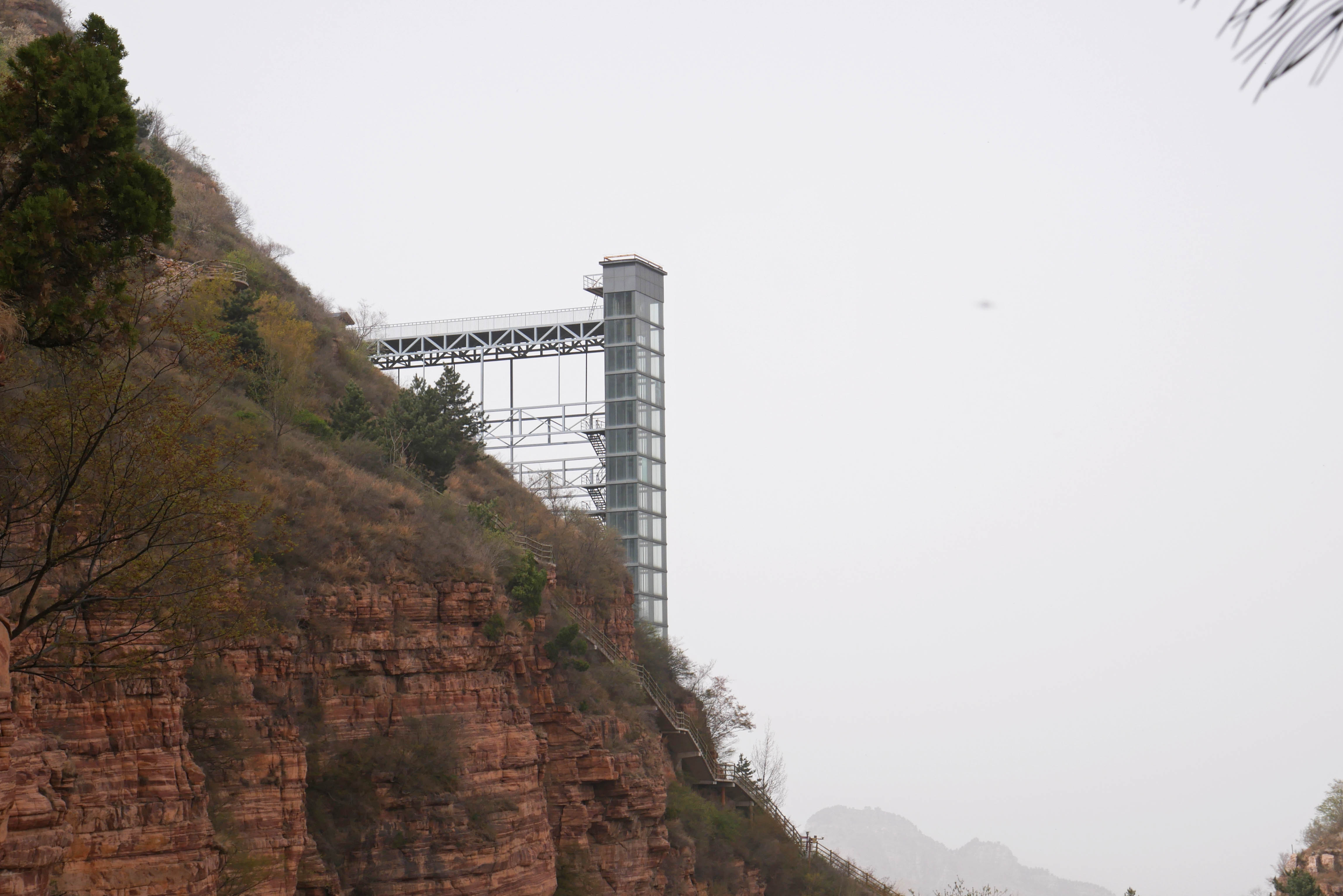 EastTaihangRedrockMountainElevatorLonglens.JPG