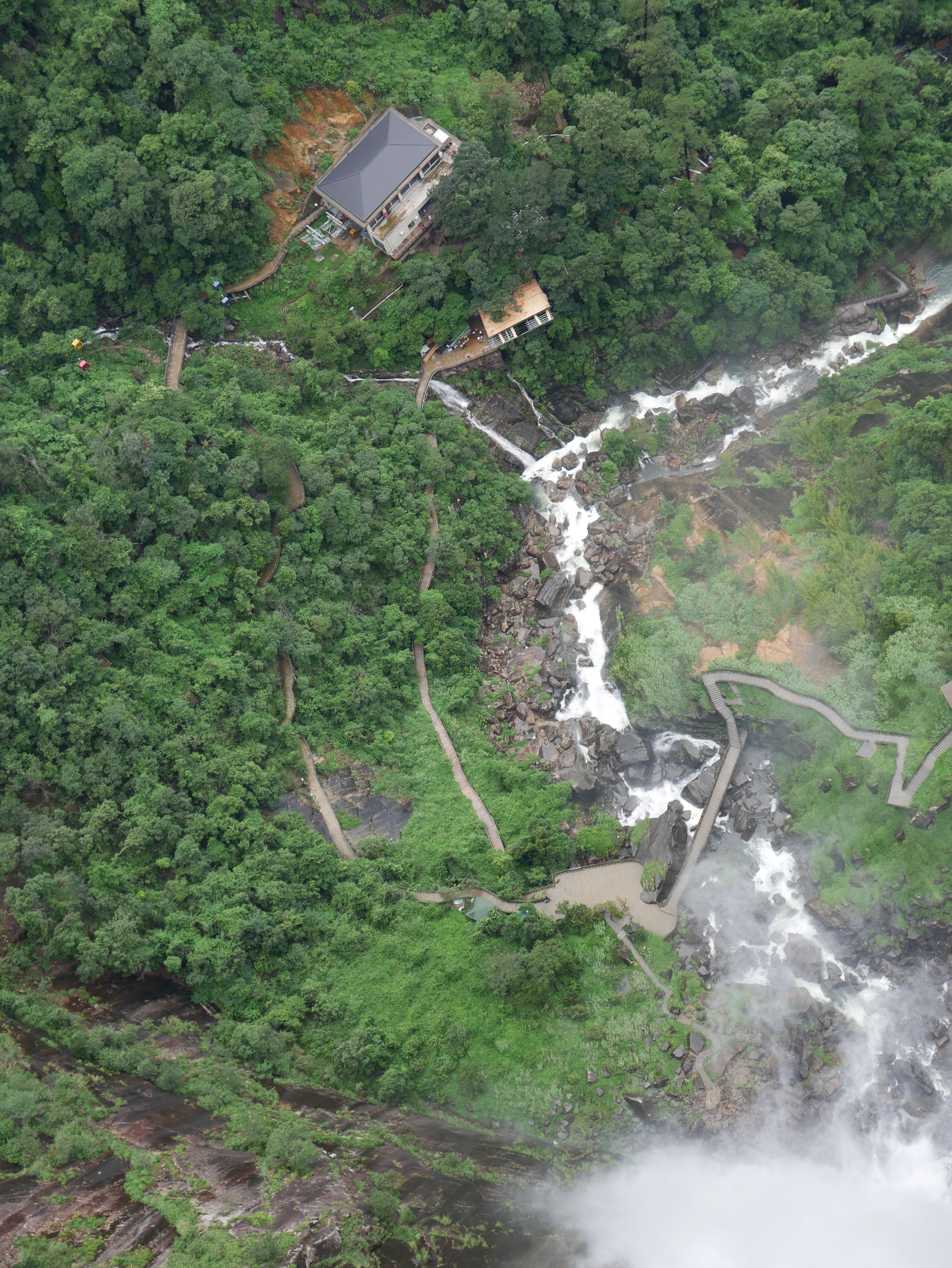 Shiniushan GlassWaterfallBottom.JPG