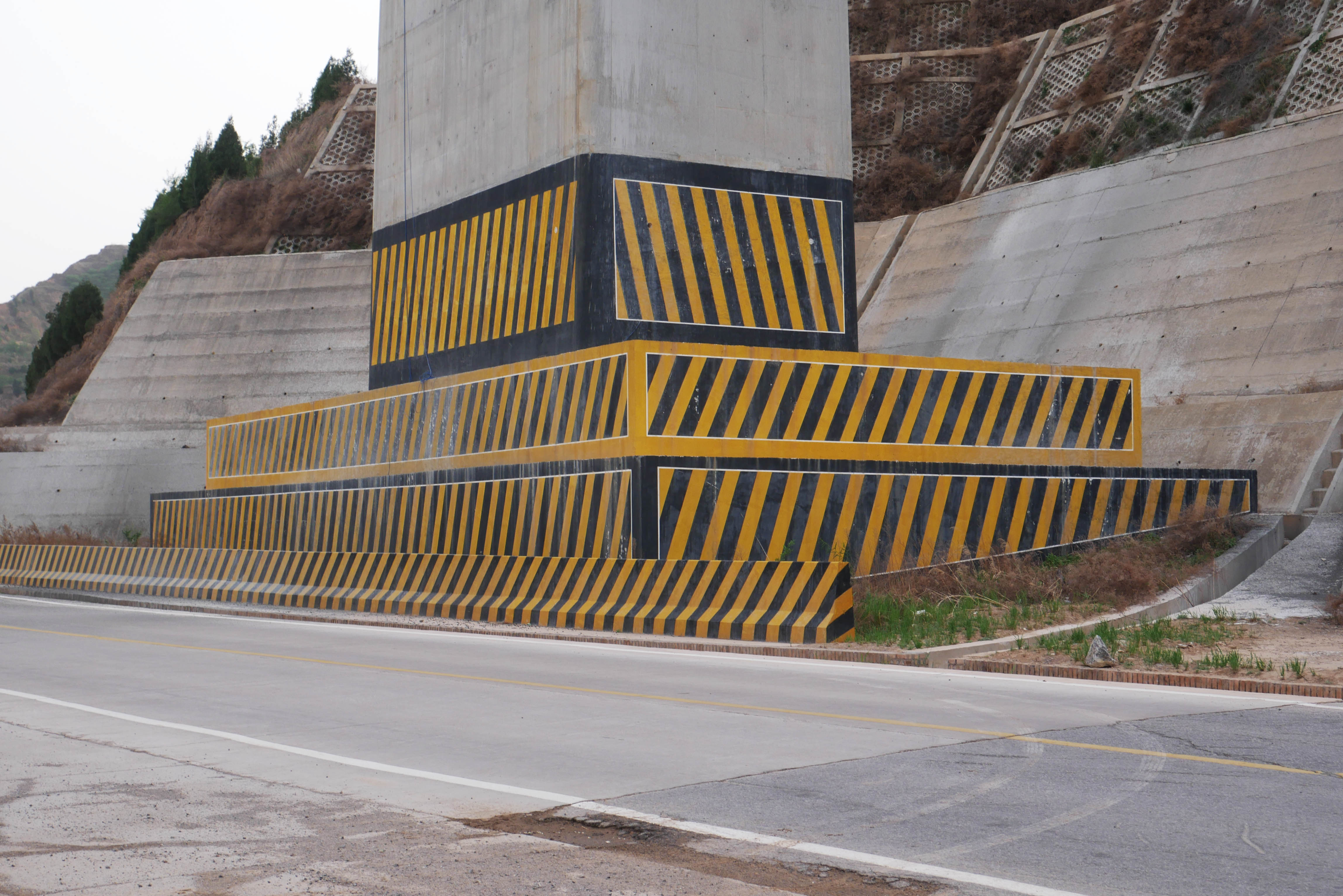 Huanghe LinyiPierBase.JPG