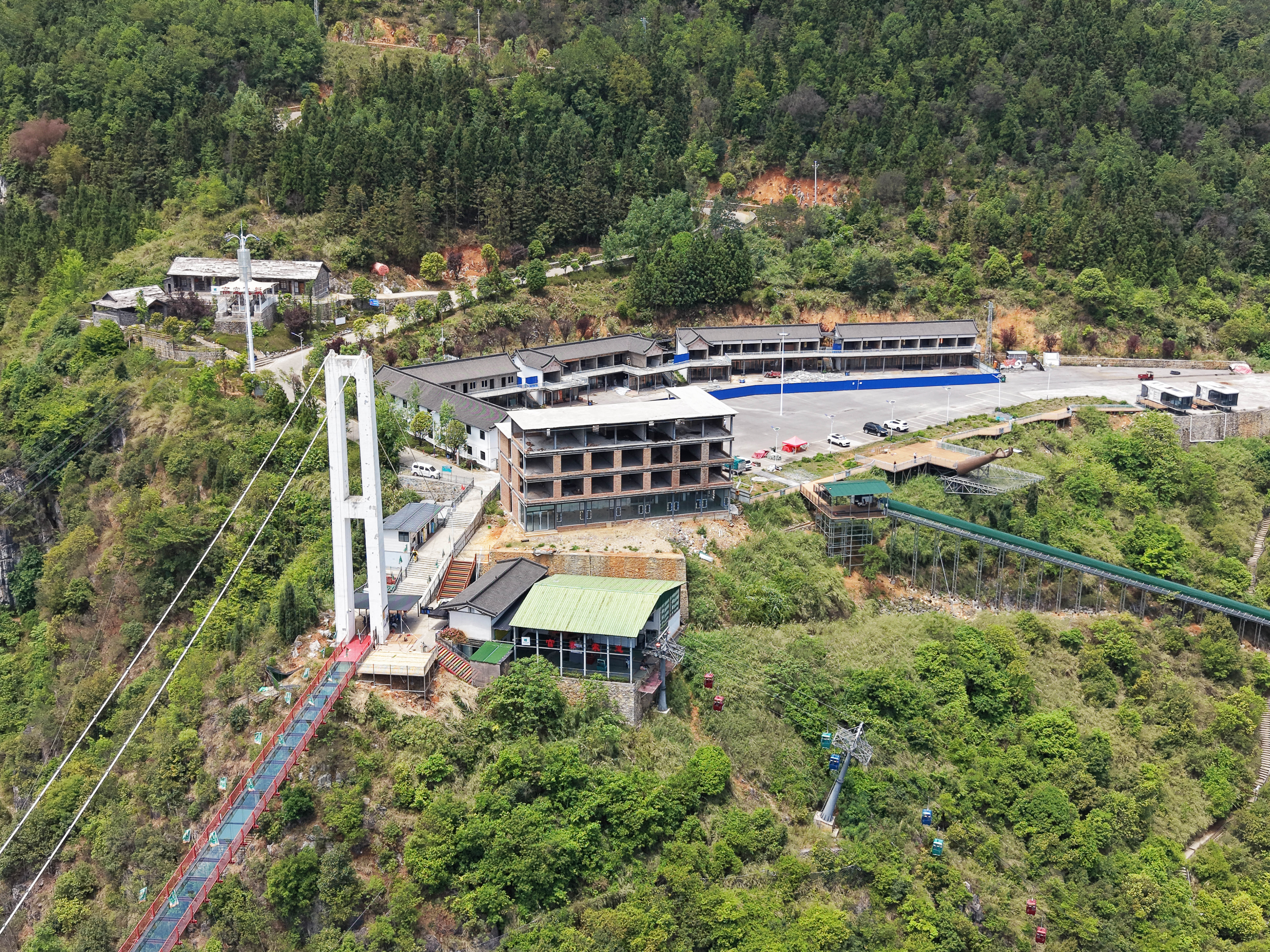 NizhuheFootbridgeParkingAreaDrone.JPG