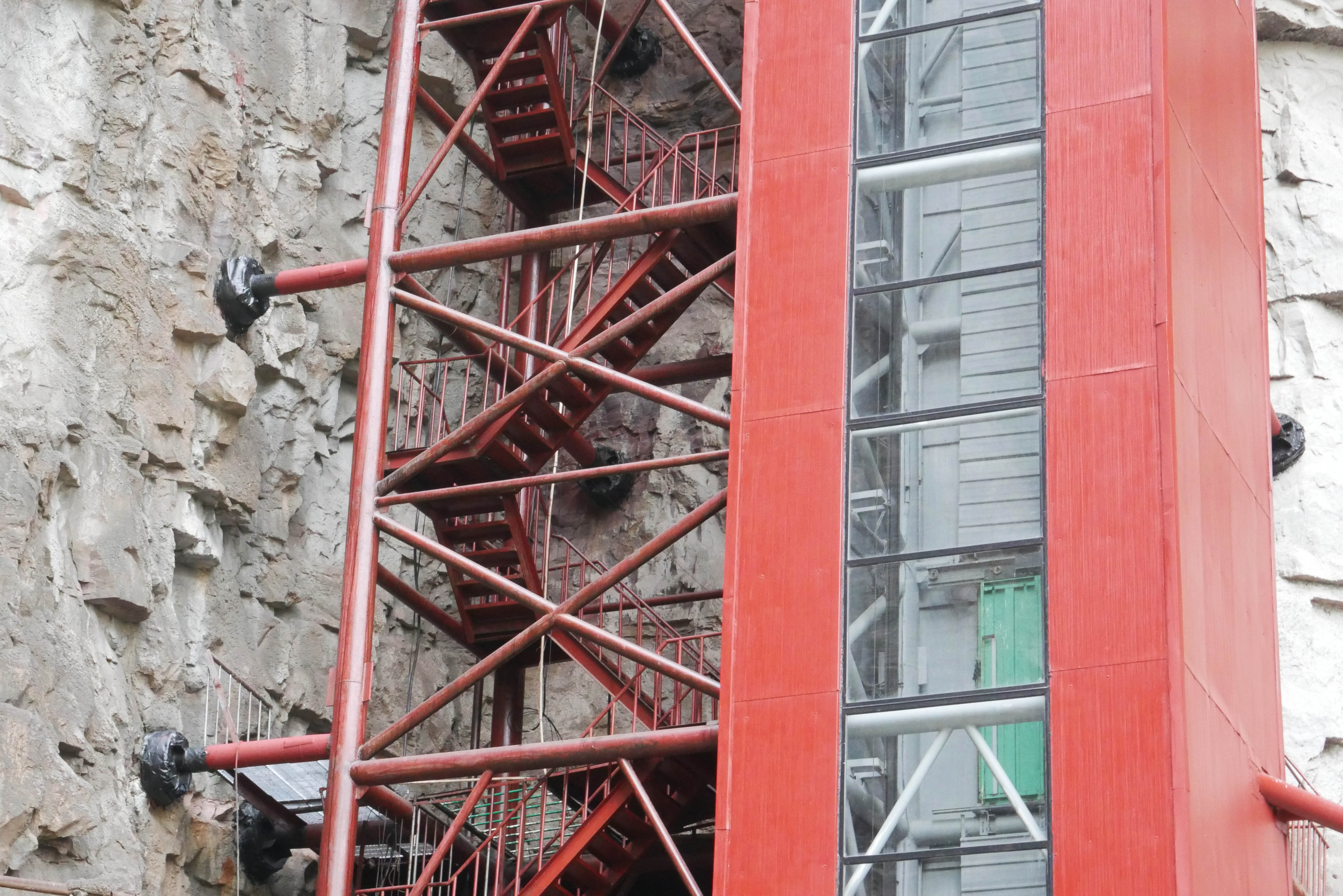 Baligou ScenicElevatorLonglens.JPG