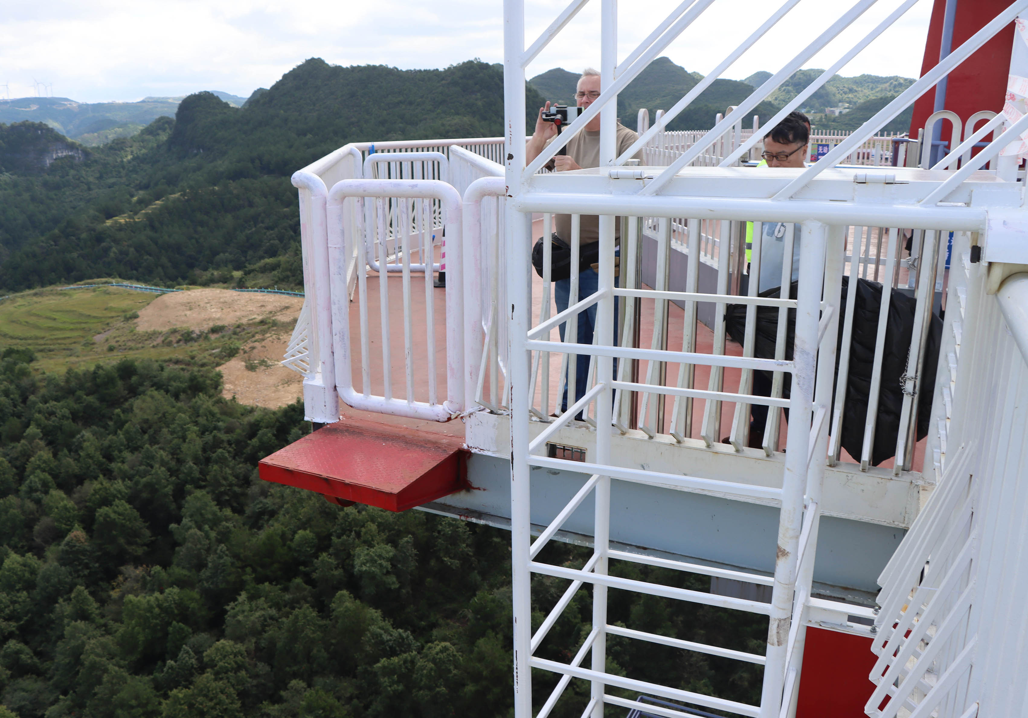 LongliSwingJumpByGaryC copy.JPG