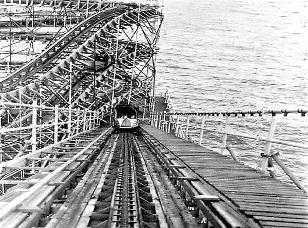 Steel Stella Clacton Pier4 copy.jpg