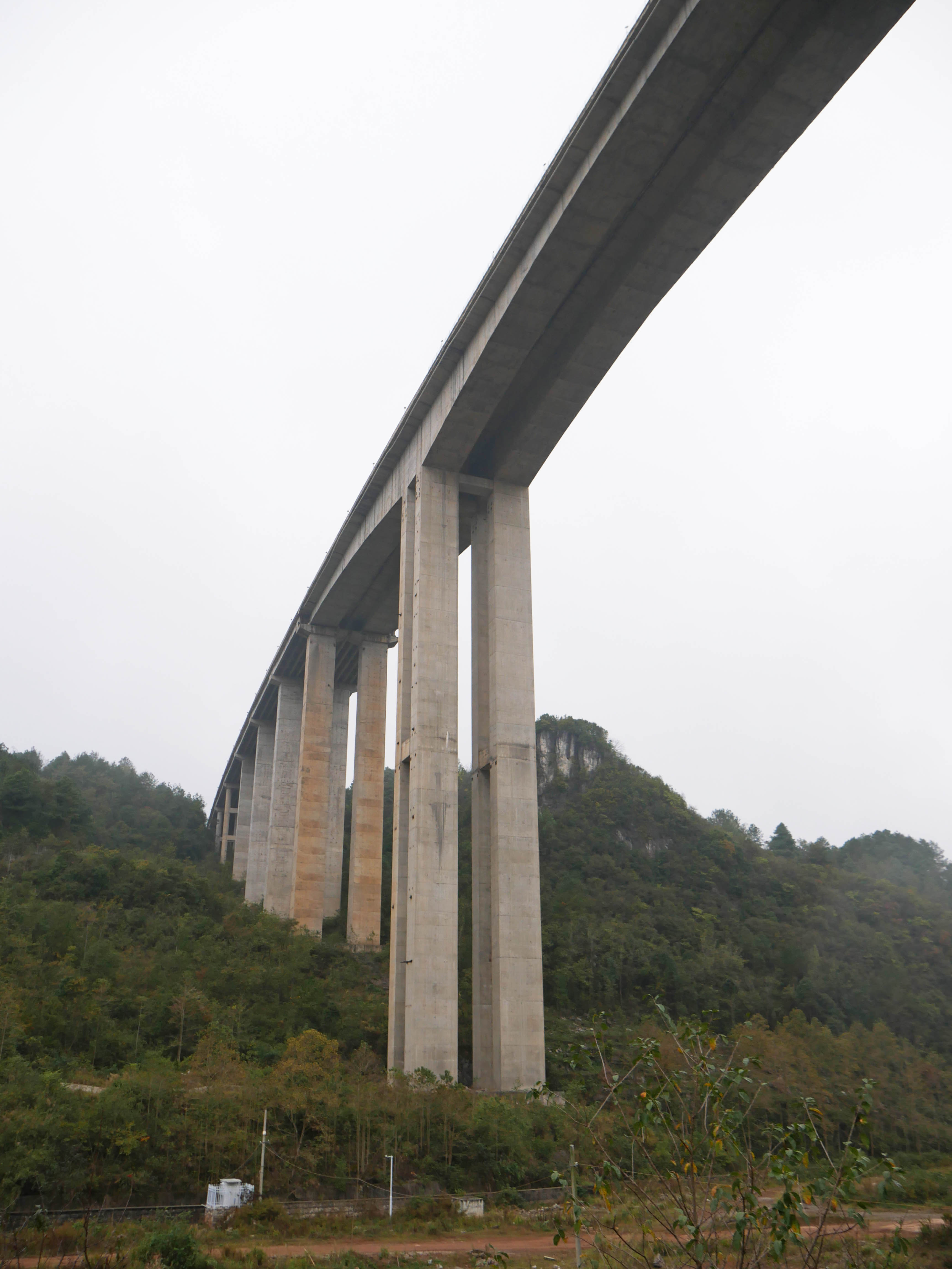 YangchahePierSky.JPG