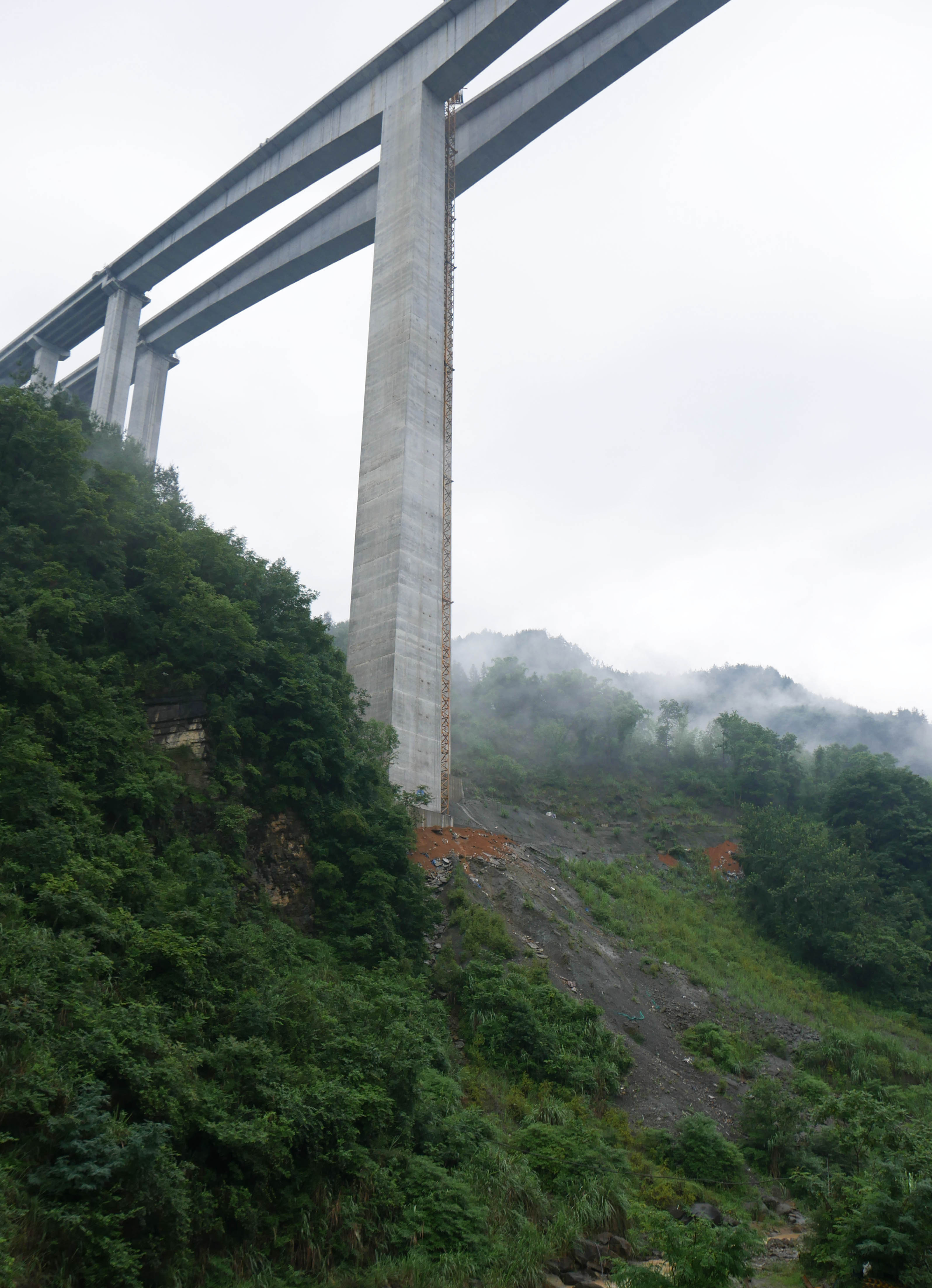 Shuanghekou Bridge WuyunkaiSlope.JPG